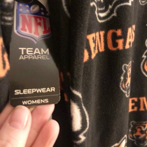 SOLD!!!!  NWT - CINCINNATI BENGALS *** NFL - Picture 1 of 5